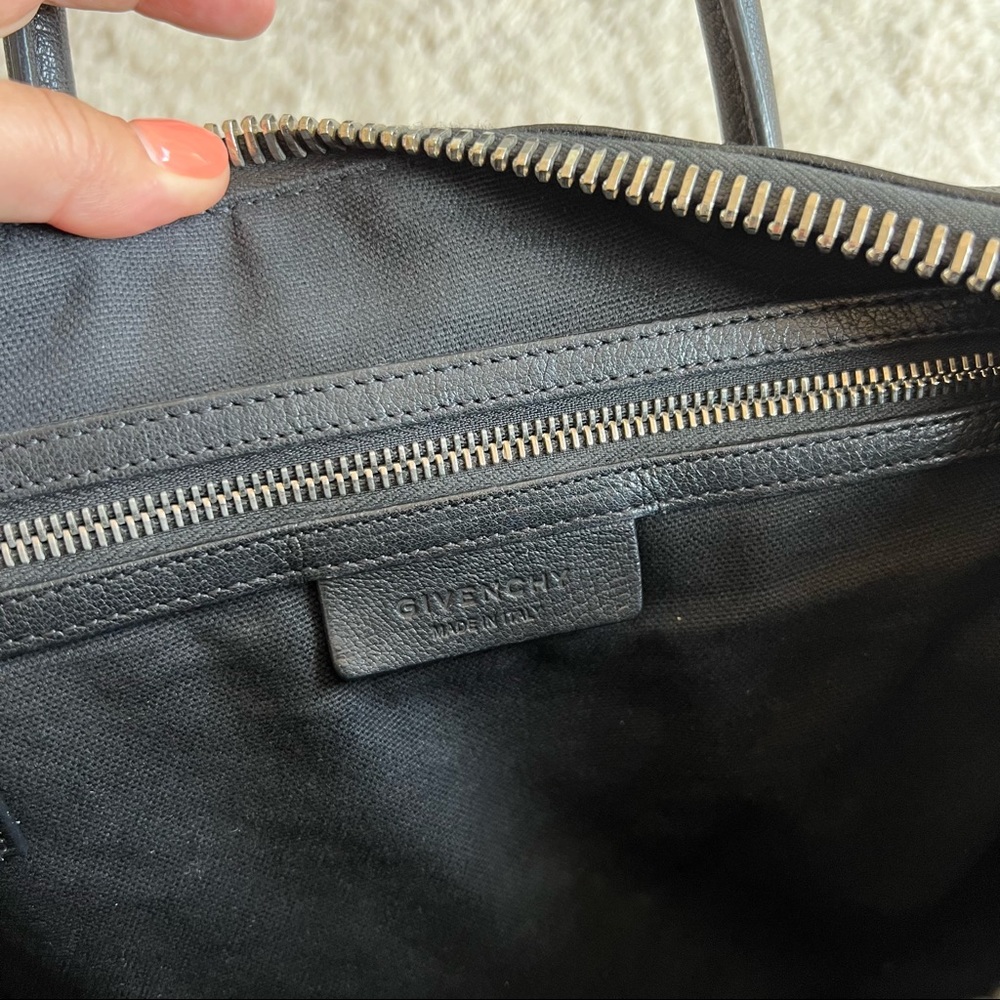 Givenchy Antigona black leather bag - Picture 7 of 15